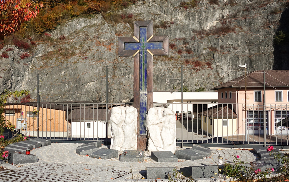 Friedhofskreuz - Friedhof Adnet / Pfarre Adnet