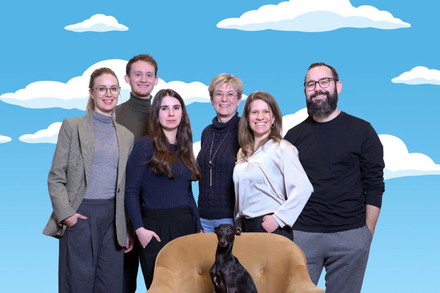 Teamfoto vom Fachbereich Online, Social Media und Interne Kommu­nikation
