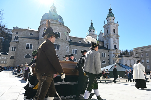 Requiem Erzbischof em. Alois Kothgasser