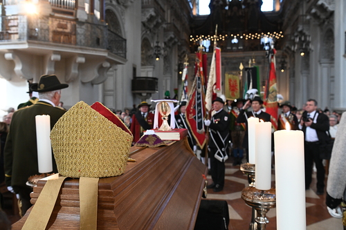 Requiem Erzbischof em. Alois Kothgasser