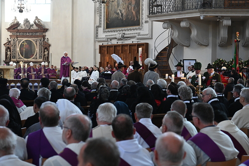 Requiem Erzbischof em. Alois Kothgasser