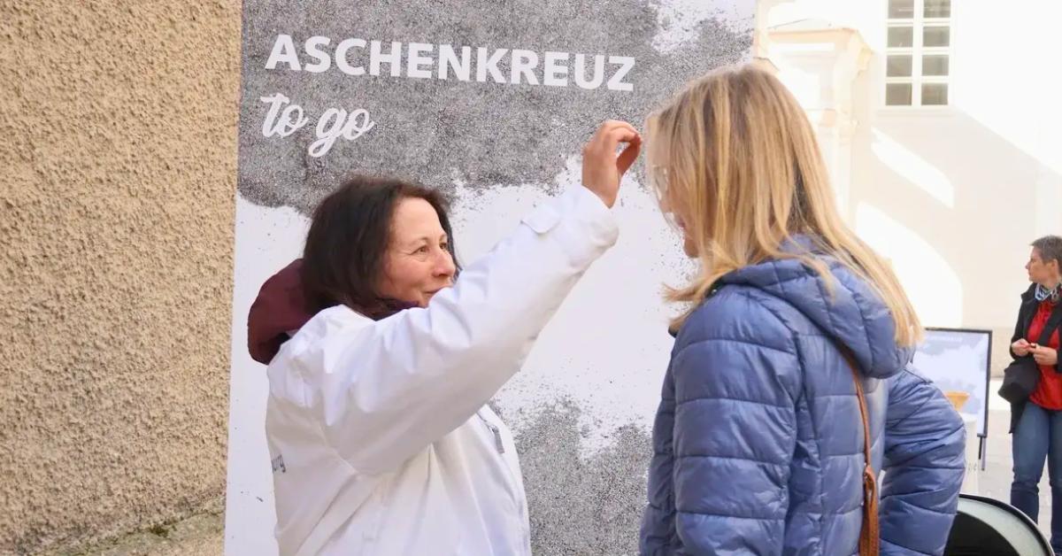 Aschenkreuz to go