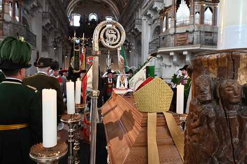 Requiem Erzbischof em. Alois Kothgasser