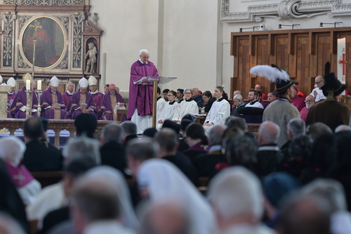 Requiem Erzbischof em. Alois Kothgasser