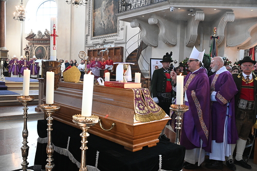 Requiem Erzbischof em. Alois Kothgasser