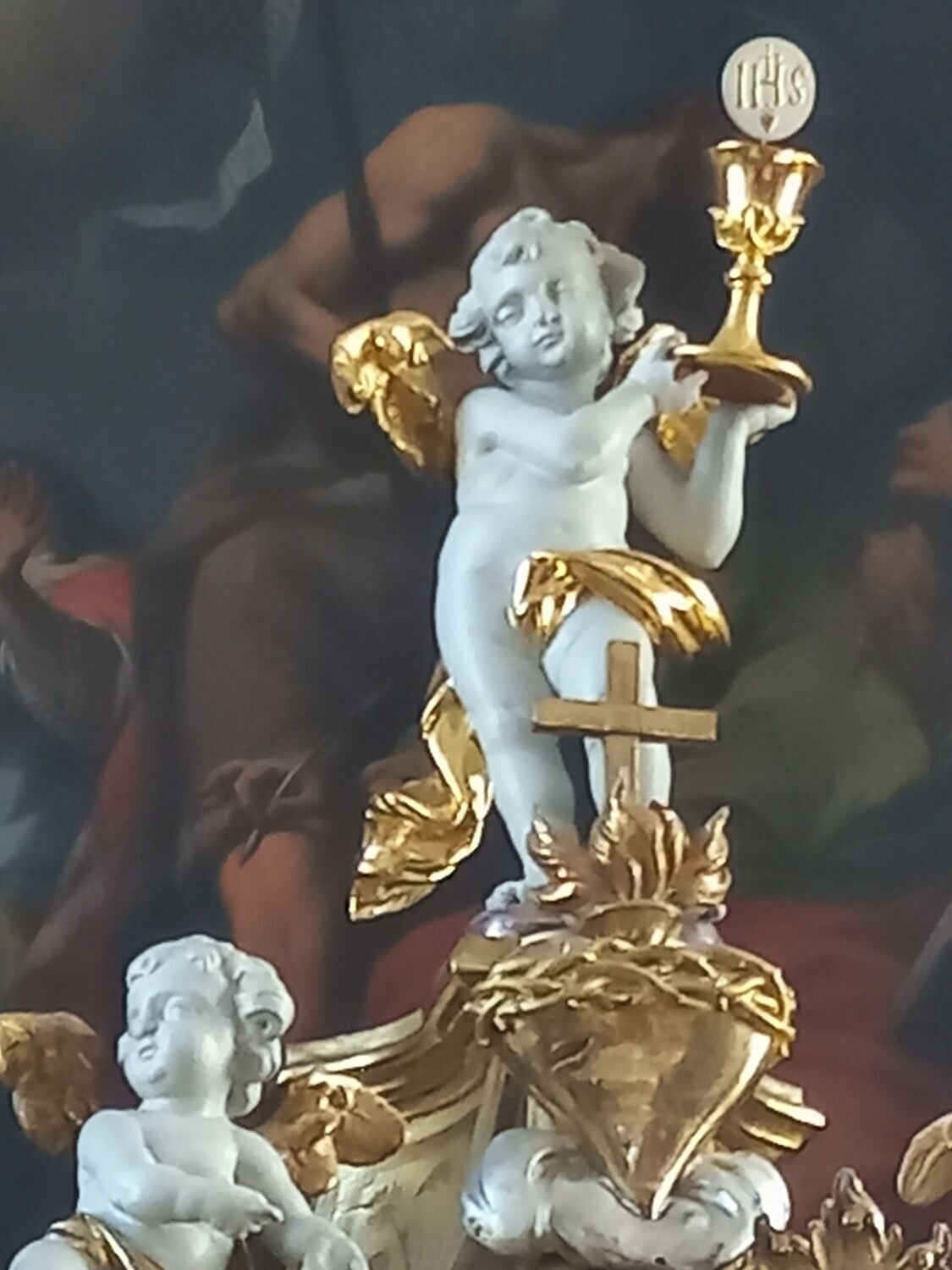 Engel mit Eucharistie Hochaltar Kirche St. Johann i. T. / Erwin Neumayer